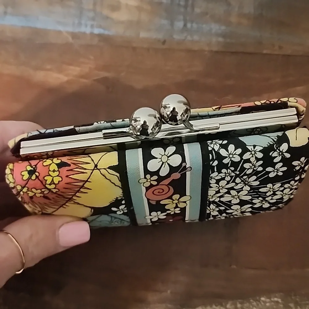 Vera Bradley Floral Snail Kisslock Wallet Coin Pouch Snap - Picture 4 of 14